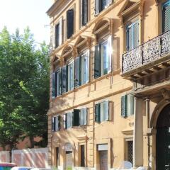 Отель Design Flat for 4 people near Colosseum Рим фото 2