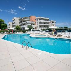 Отель Park Hotel Serena Италия, Римини - 1 отзыв об отеле, цены и фото номеров - забронировать отель Park Hotel Serena онлайн бассейн фото 2