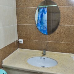 Гостиница Economy Zhyger Hotel at Aimanova Казахстан, Нур-Султан - отзывы, цены и фото номеров - забронировать гостиницу Economy Zhyger Hotel at Aimanova онлайн ванная