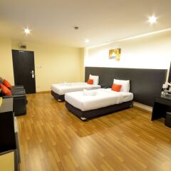 Отель Boss Mansion Residence сейф в номере