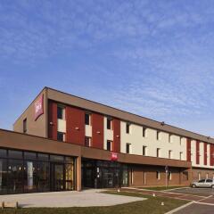 Отель ibis Beauvais Aeroport парковка
