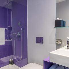Отель Rilano 24/7 Hotel München City Германия, Мюнхен - отзывы, цены и фото номеров - забронировать отель Rilano 24/7 Hotel München City онлайн ванная