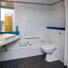 Отель Holiday Inn Express London Hammersmith ванная фото 2