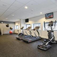 Отель Hampton by Hilton Antwerp Central Station Бельгия, Антверпен - отзывы, цены и фото номеров - забронировать отель Hampton by Hilton Antwerp Central Station онлайн фитнесс-зал фото 3