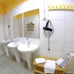 Отель Santander Central Hostel Испания, Сантандер - отзывы, цены и фото номеров - забронировать отель Santander Central Hostel онлайн ванная