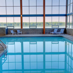 Отель Four Points by Sheraton Niagara Falls США, Ниагара-Фолс - отзывы, цены и фото номеров - забронировать отель Four Points by Sheraton Niagara Falls онлайн бассейн
