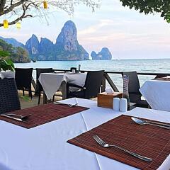 Отель Tonsai Bay Resort пляж фото 2