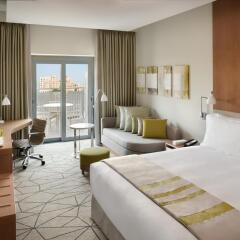 Отель Holiday Inn & Suites Dubai Festival City, an IHG Hotel ОАЭ, Дубай - отзывы, цены и фото номеров - забронировать отель Holiday Inn & Suites Dubai Festival City, an IHG Hotel онлайн комната для гостей