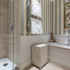 Отель onefinestay - Maida Vale private homes ванная
