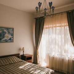 Гостиница Шале в Перми 2 отзыва об отеле, цены и фото номеров - забронировать гостиницу Шале онлайн Пермь комната для гостей фото 2