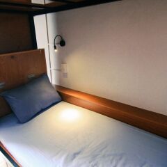 Wanderlust Saigon Hostel сейф в номере