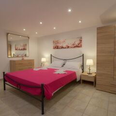 Отель Valentinas Amazing House комната для гостей фото 5