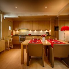 Отель Holiday Home Bridge House в номере