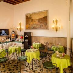 Отель Albergo Del Sole Al Biscione интерьер отеля