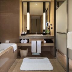 Отель DoubleTree by Hilton Hotel Xiamen - Haicang Китай, Сямынь - отзывы, цены и фото номеров - забронировать отель DoubleTree by Hilton Hotel Xiamen - Haicang онлайн ванная