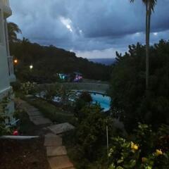 Отель CsompÓ Bed And Breakfast Ямайка, Очо-Риос - отзывы, цены и фото номеров - забронировать отель CsompÓ Bed And Breakfast онлайн балкон