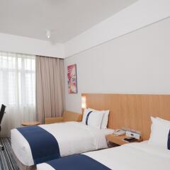 Отель Holiday Inn Express Shenzhen Luohu Китай, Шэньчжэнь - отзывы, цены и фото номеров - забронировать отель Holiday Inn Express Shenzhen Luohu онлайн комната для гостей фото 5