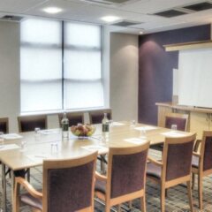 Отель Holiday Inn Express Glasgow City Centre Riverside