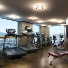 Renaissance Zurich Tower Hotel фитнесс-зал фото 2