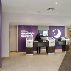 Отель Premier Inn London Waterloo банкомат