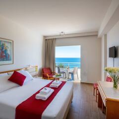 Queen's Bay Hotel комната для гостей фото 3
