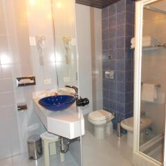 Отель Holiday Inn Milan Linate Airport Пескьера-Борромео ванная