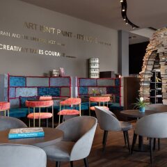Renaissance Zurich Tower Hotel интерьер отеля