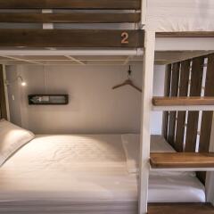 REST Ari Hostel сейф в номере