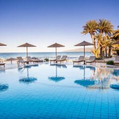 Отель Zephyros Beach бассейн