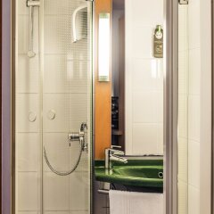 Отель ibis Gent Centrum Opera Бельгия, Гент - 2 отзыва об отеле, цены и фото номеров - забронировать отель ibis Gent Centrum Opera онлайн ванная фото 2