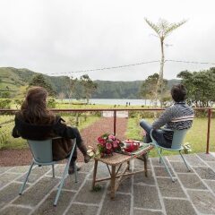 Отель Sete Cidades Lake Lodge Португалия, Понта-Делгада - отзывы, цены и фото номеров - забронировать отель Sete Cidades Lake Lodge онлайн балкон