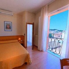 Hotel Loreto Лорето комната для гостей