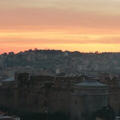 Bergama Tas Konak Турция, Дикили - 1 отзыв об отеле, цены и фото номеров - забронировать отель Bergama Tas Konak онлайн балкон