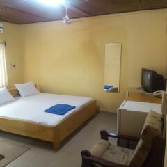 Отель Zito Guest Inn комната для гостей