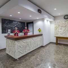 Отель Grand Puri Saron Yogyakarta интерьер отеля