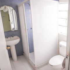 Hostel St. Llorenc Мехико ванная