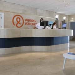 Отель Salou Beach by Pierre & Vacances Испания, Салоу - отзывы, цены и фото номеров - забронировать отель Salou Beach by Pierre & Vacances онлайн интерьер отеля фото 3