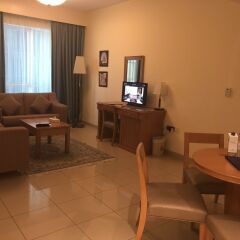 Отель Golden Tulip Sharjah ОАЭ, Шарджа - 1 отзыв об отеле, цены и фото номеров - забронировать отель Golden Tulip Sharjah онлайн комната для гостей фото 5