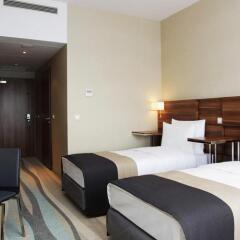 Warsaw Plaza Hotel сейф в номере
