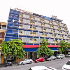 The Krungkasem Srikrung Hotel парковка