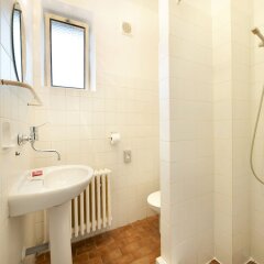 EA Hotel Jasmín ванная
