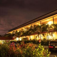 Отель Phuket Airport Inn парковка