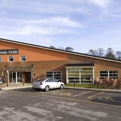 Отель Premier Inn Manchester - West Didsbury парковка