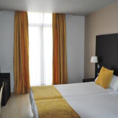 Отель Oriente Atiram Hotel Испания, Барселона - 2 отзыва об отеле, цены и фото номеров - забронировать отель Oriente Atiram Hotel онлайн комната для гостей фото 3