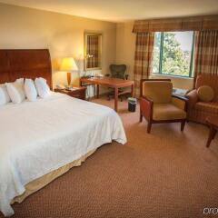 Отель Hilton Garden Inn Los Angeles Montebello Монтебелло комната для гостей