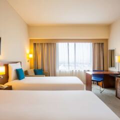 Отель Novotel Dubai Deira City Centre комната для гостей фото 5