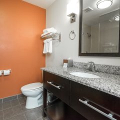Sleep Inn & Suites and Conference Center Downtown in Indianapolis, United States of America from 141$, photos, reviews - zenhotels.com bathroom