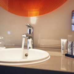 Отель Inntel Hotels Amsterdam Centre ванная фото 2