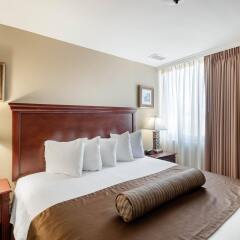 Отель Arlington Court Suites Hotel США, Арлингтон - отзывы, цены и фото номеров - забронировать отель Arlington Court Suites Hotel онлайн комната для гостей фото 3