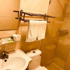 Beijing XinHuaYuan Hotel in Beijing, China from 72$, photos, reviews - zenhotels.com bathroom